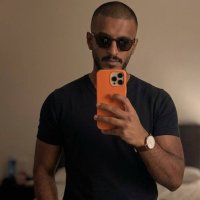 Une photo d’un participant qui veut faire connaissance et se marier